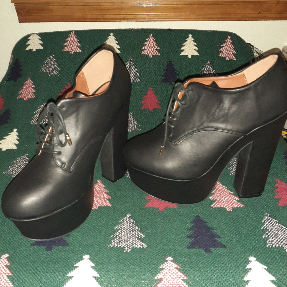 Womens Dollhouse Shoes Black Size 10 New Platfo